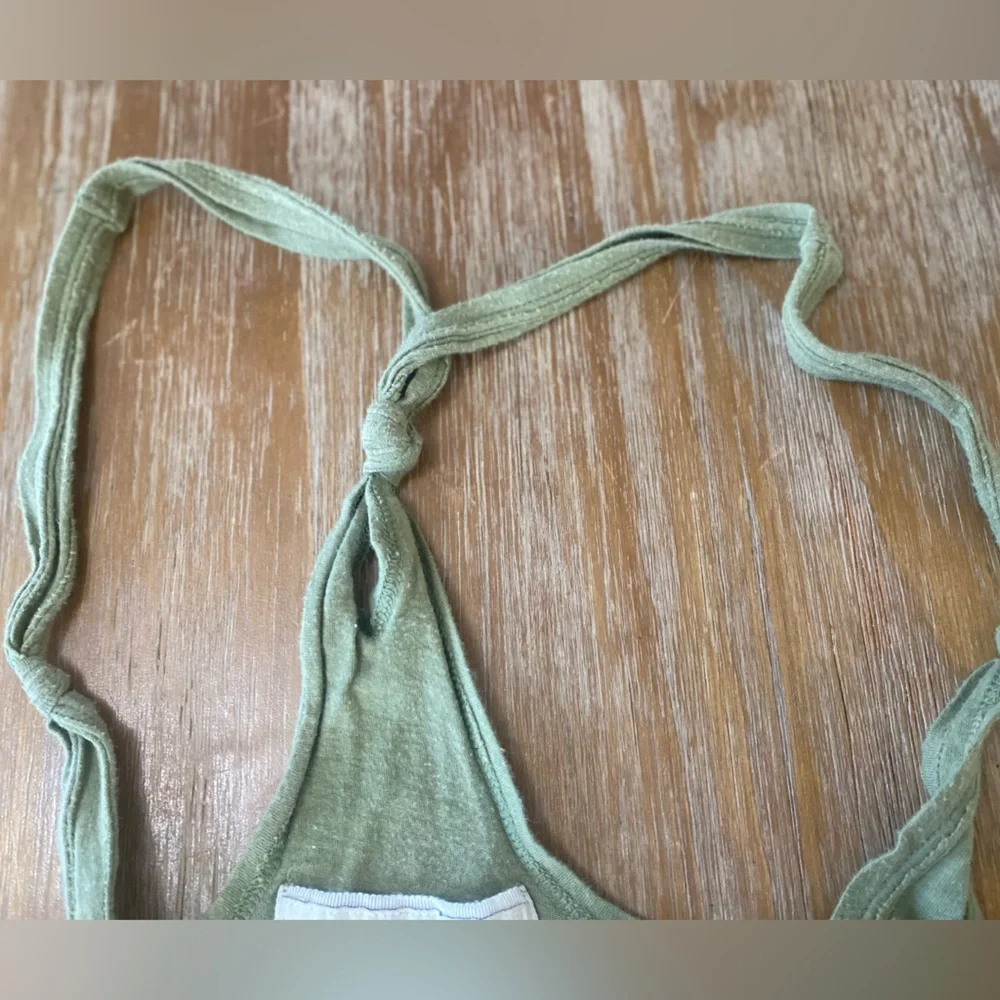 Abercrombie & Fitch Floral Paint Designed Knot Tank - Picture 4 of 5